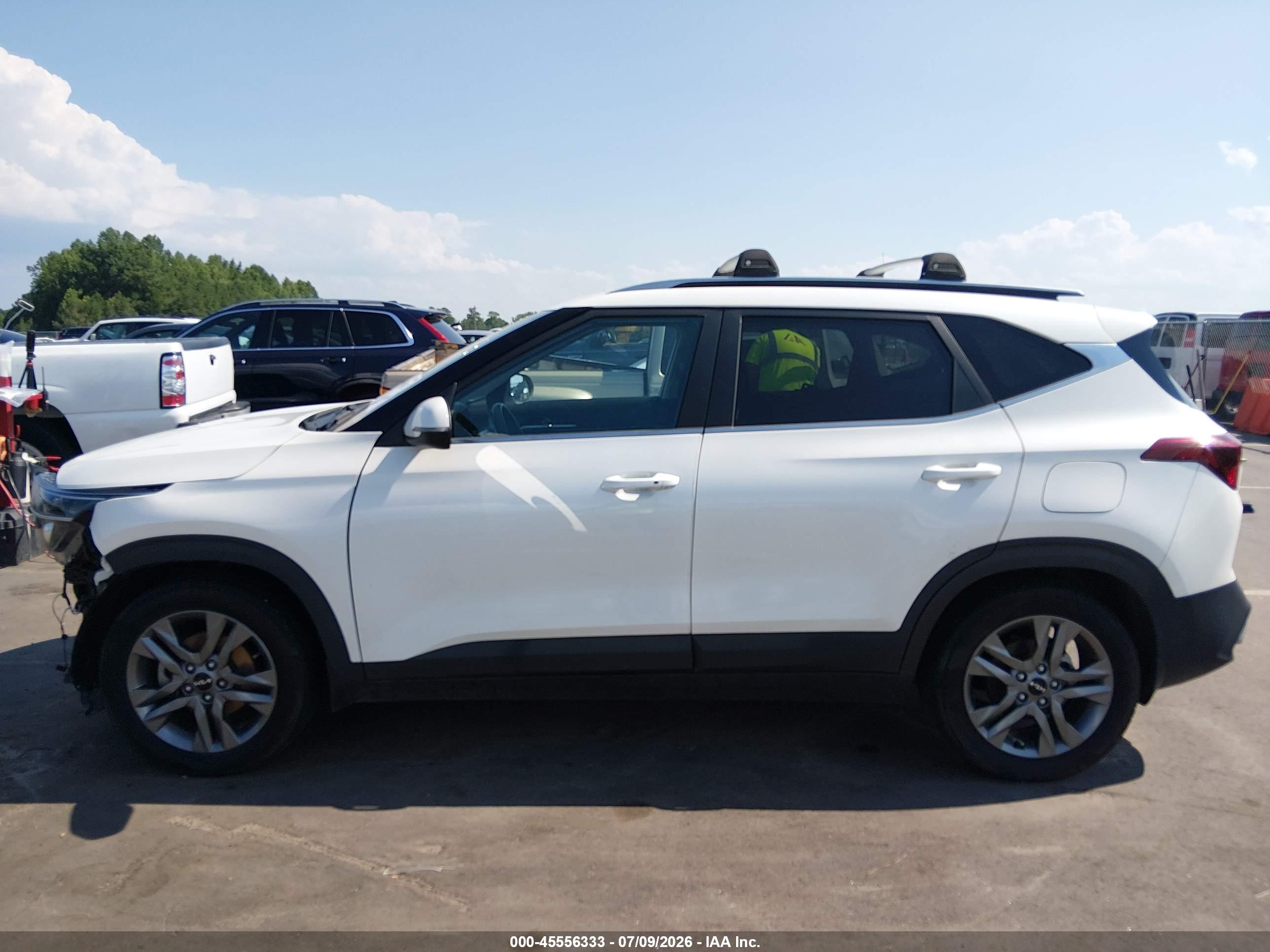 2023 KIA SELTOS S