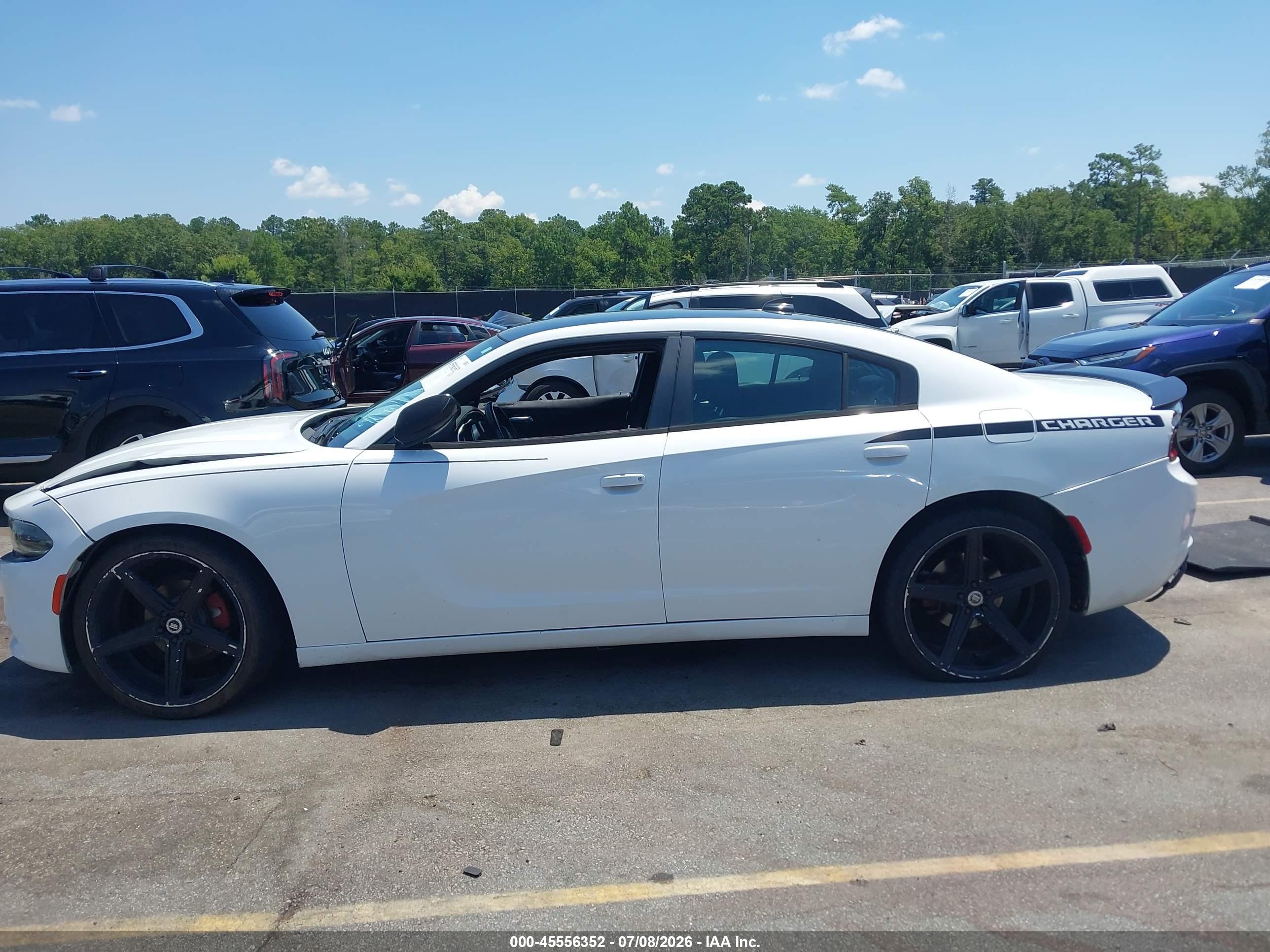 2016 DODGE CHARGER SXT