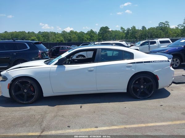 2016 DODGE CHARGER SXT