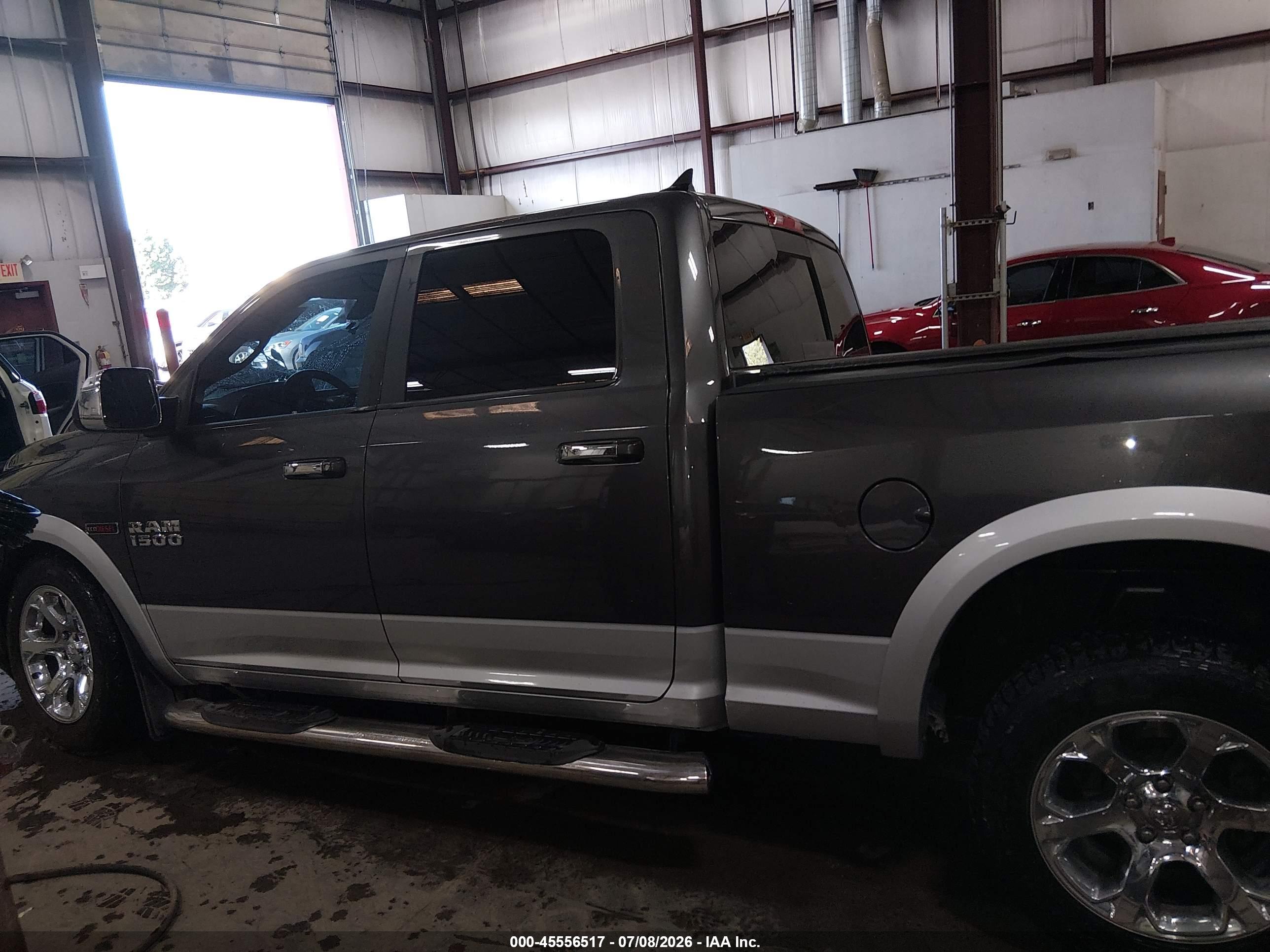 2016 RAM 1500 LARAMIE