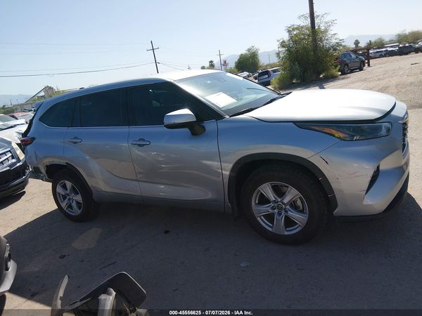 2022 TOYOTA HIGHLANDER HYBRID LE