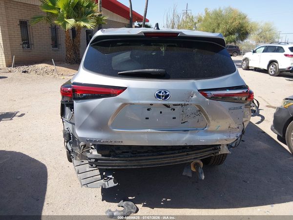 2022 TOYOTA HIGHLANDER HYBRID LE