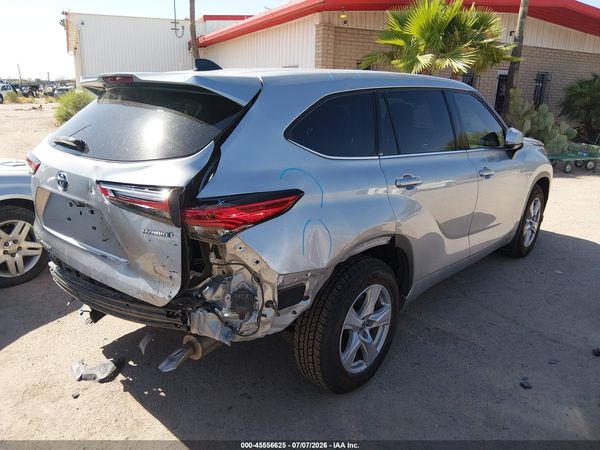 2022 TOYOTA HIGHLANDER HYBRID LE
