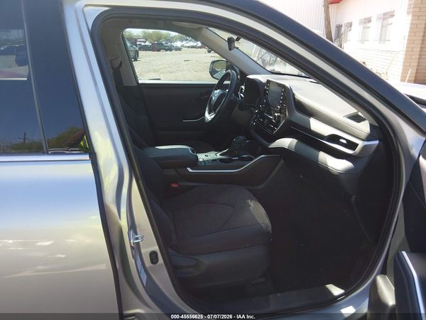 2022 TOYOTA HIGHLANDER HYBRID LE