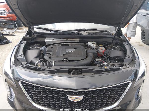 2019 CADILLAC XT4 SPORT