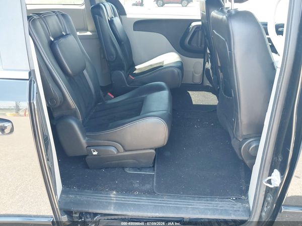 2017 DODGE GRAND CARAVAN SXT — I8