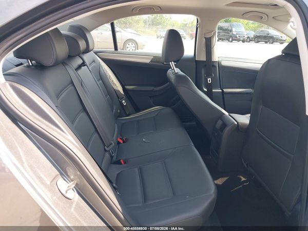 2017 VOLKSWAGEN JETTA 1.4T SE — I8