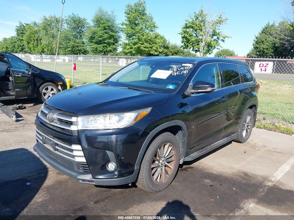 2018 TOYOTA HIGHLANDER XLE