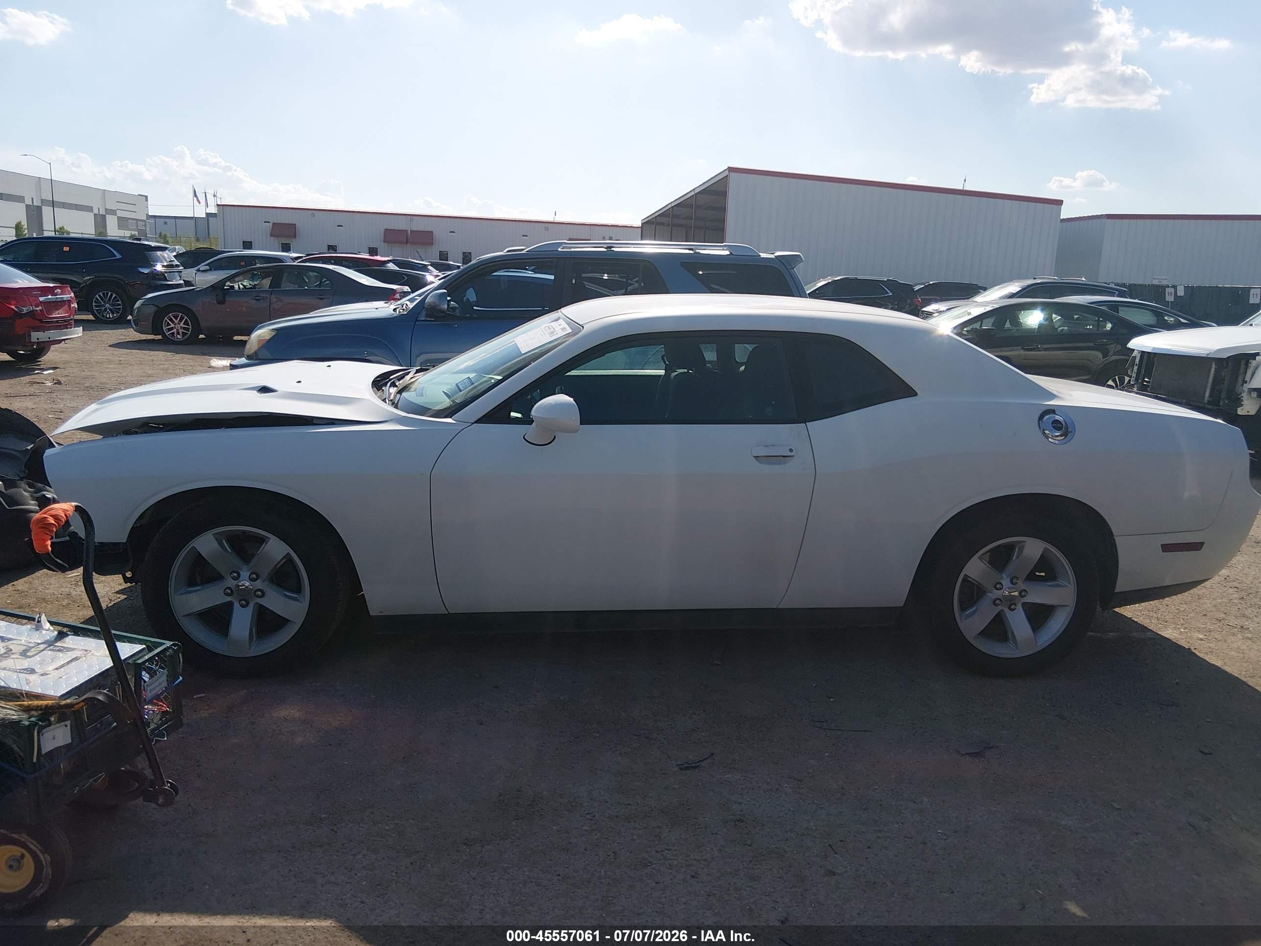 2013 DODGE CHALLENGER SXT