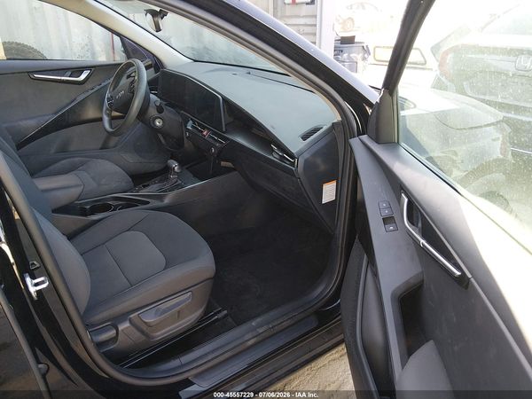 2024 KIA NIRO LX