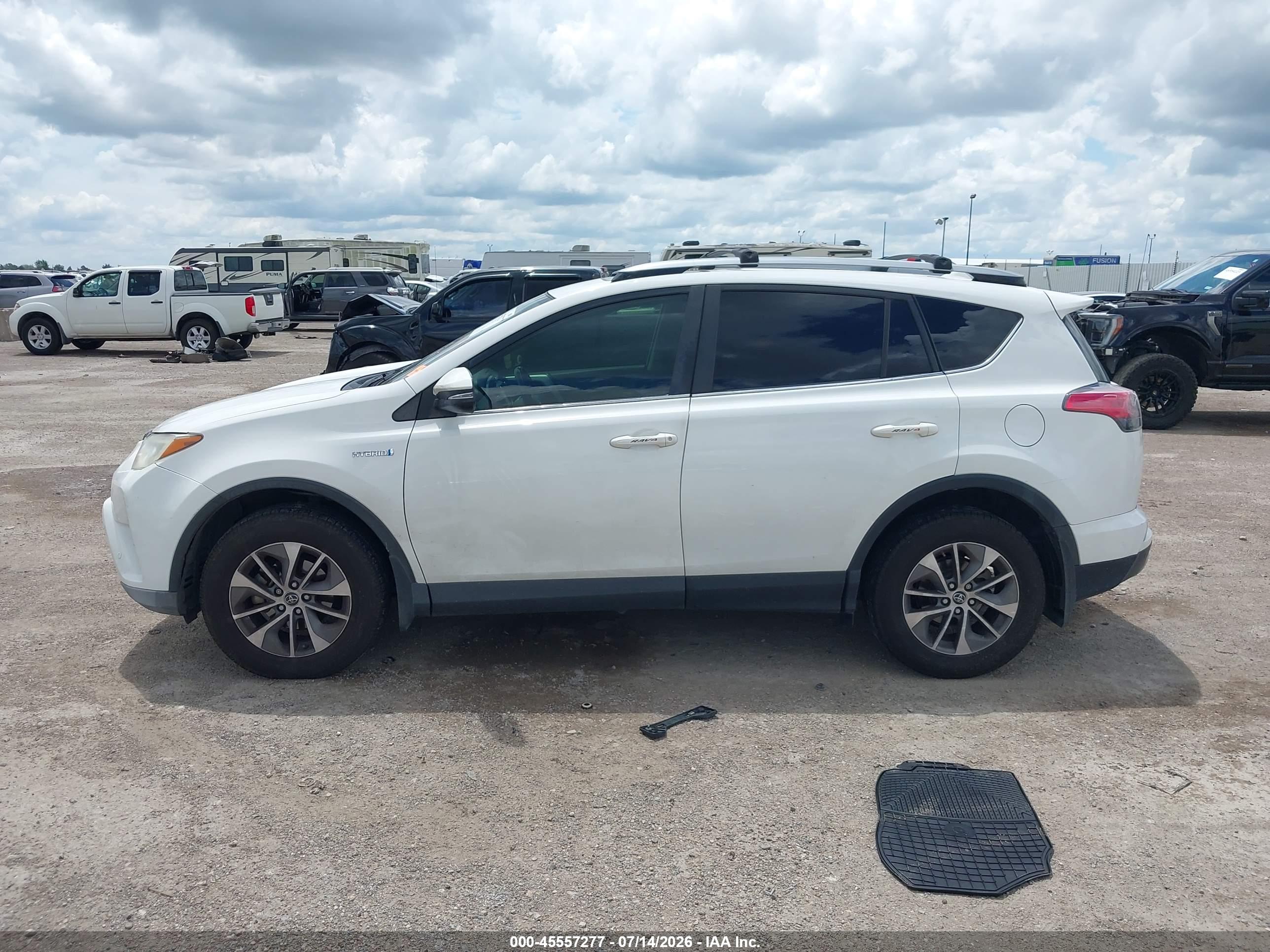 2017 TOYOTA RAV4 HYBRID XLE