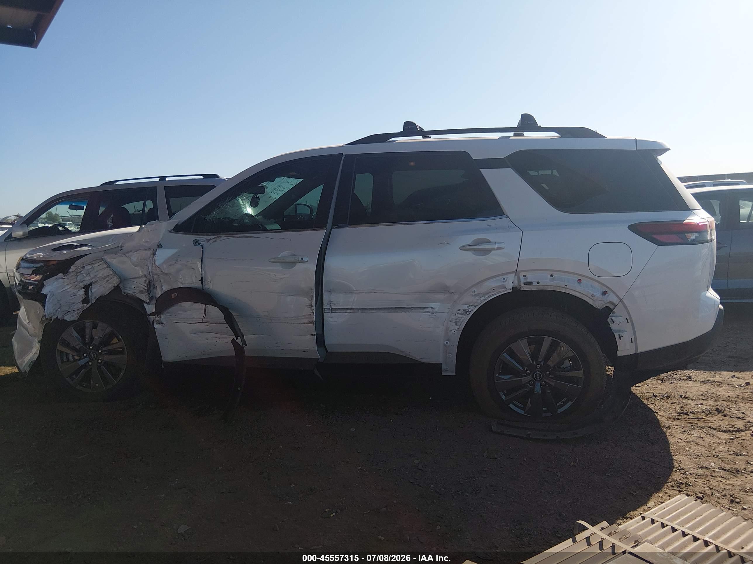 2025 NISSAN PATHFINDER SV FWD