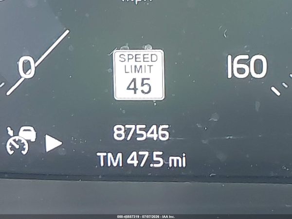 2020 VOLVO XC40 T5 MOMENTUM
