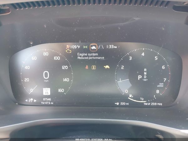 2020 VOLVO XC40 T5 MOMENTUM