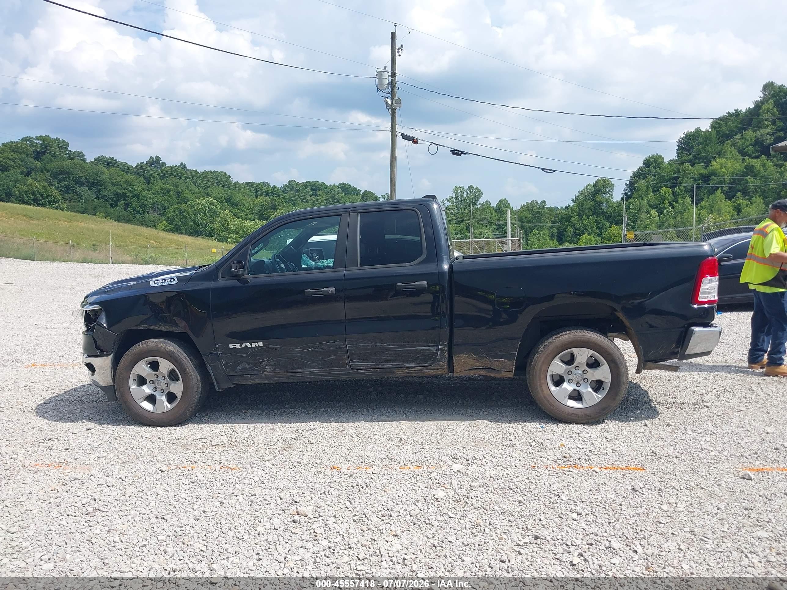 2023 RAM 1500 BIG HORN  4X4 6'4 BOX