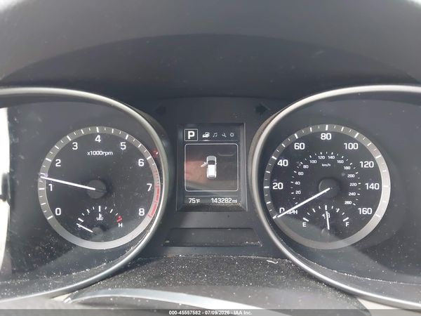 2017 HYUNDAI SANTA FE SE