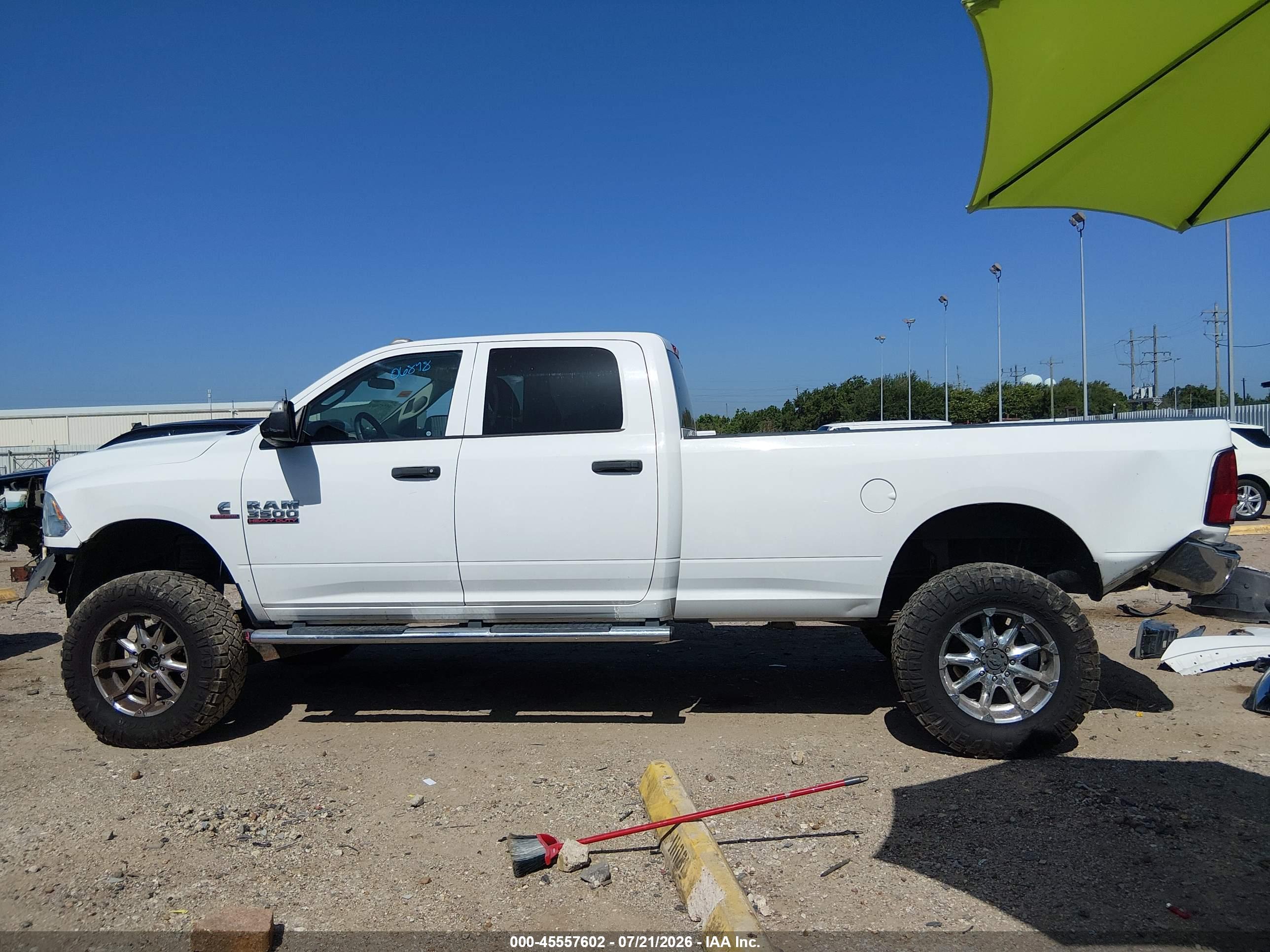 2017 RAM 3500 TRADESMAN  4X4 8' BOX