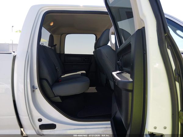 2017 RAM 3500 TRADESMAN  4X4 8' BOX