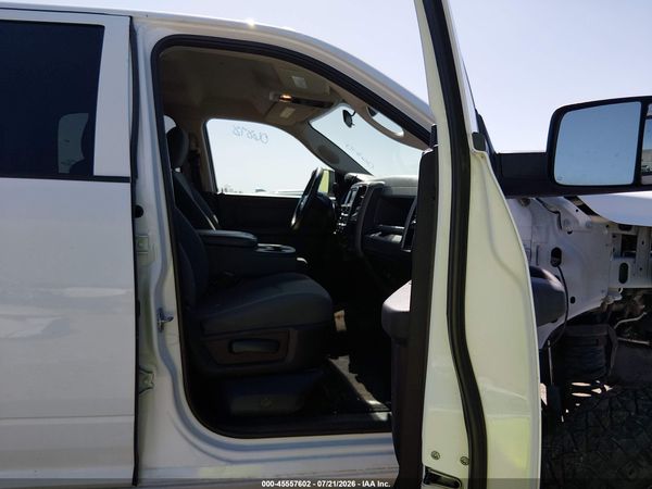 2017 RAM 3500 TRADESMAN  4X4 8' BOX