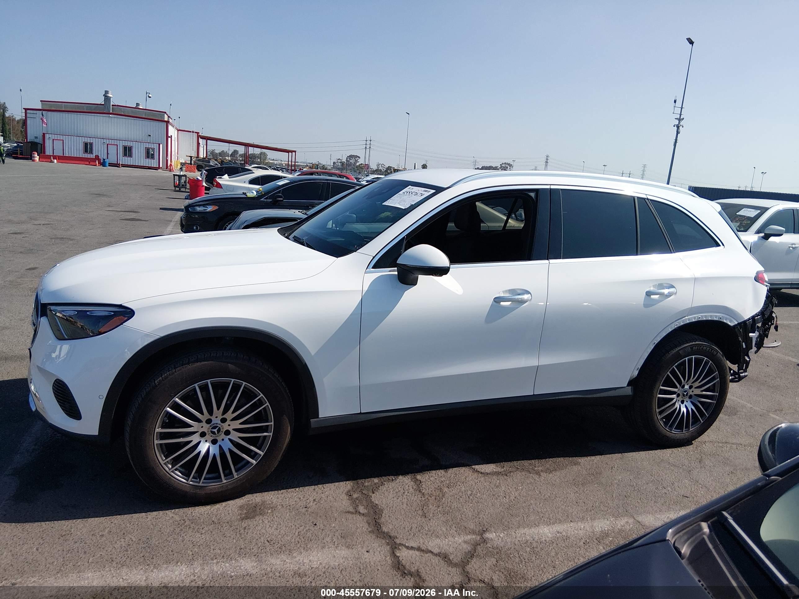 2024 MERCEDES-BENZ GLC 300 SUV