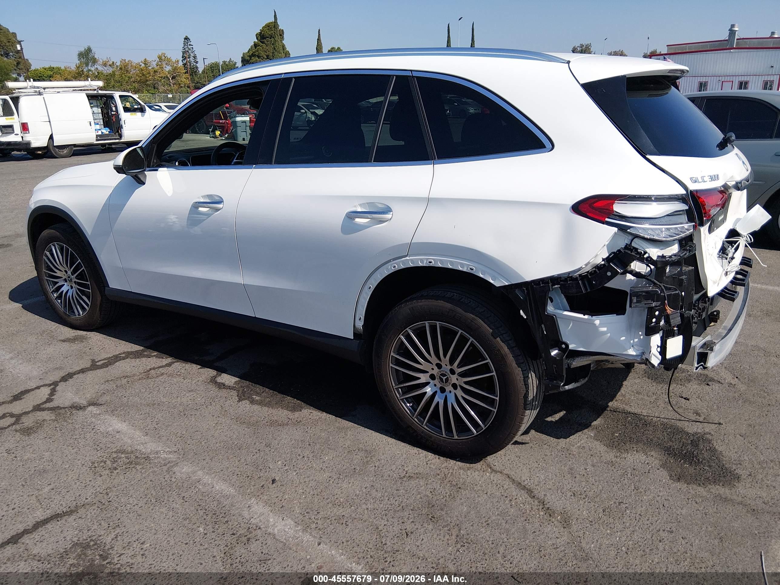 2024 MERCEDES-BENZ GLC 300 SUV