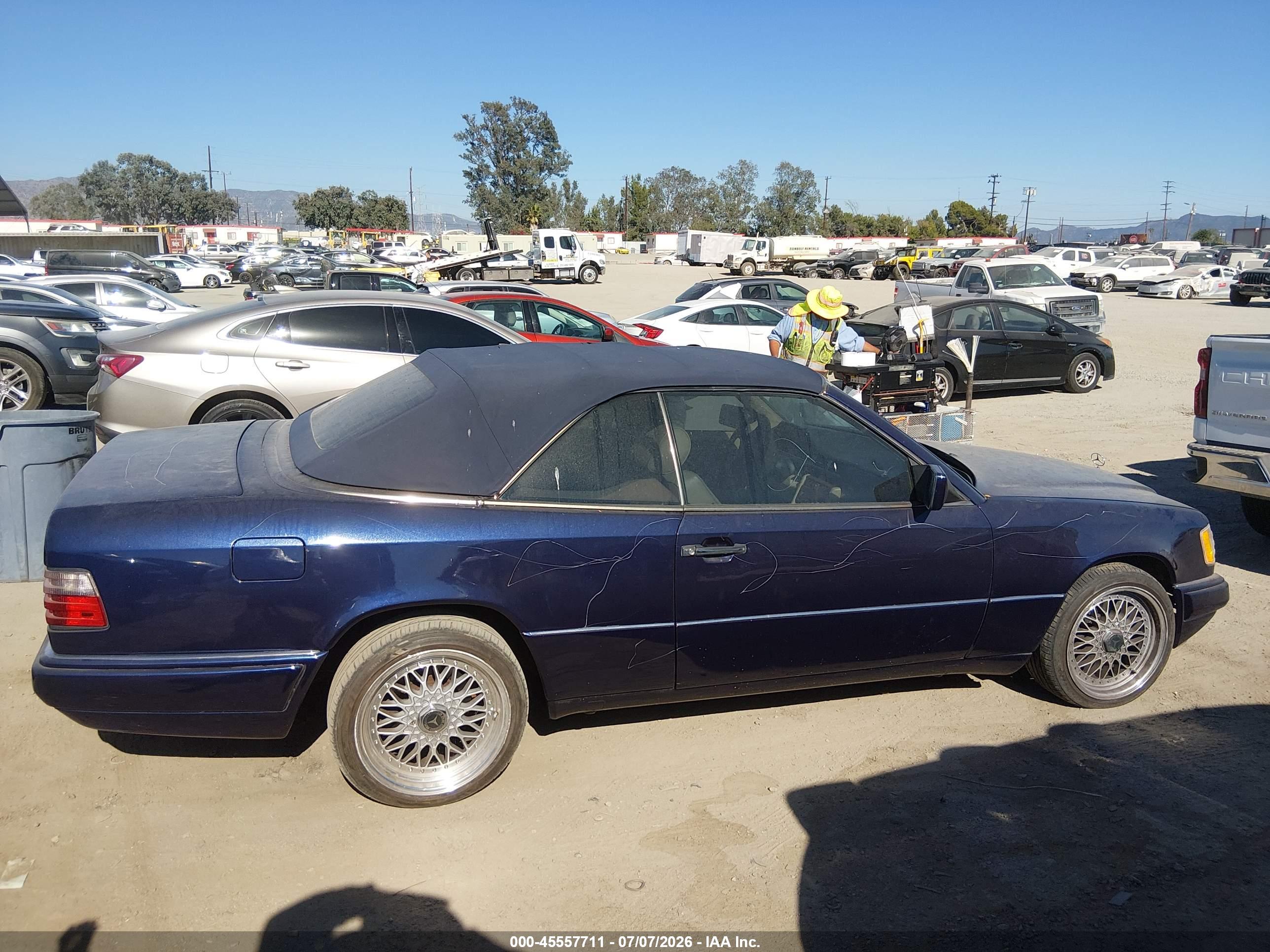1995 MERCEDES-BENZ E E320 124