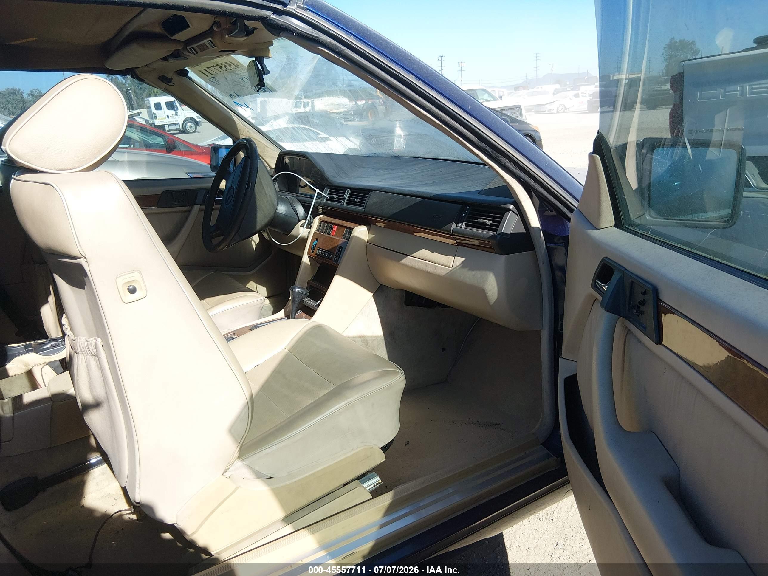 1995 MERCEDES-BENZ E E320 124