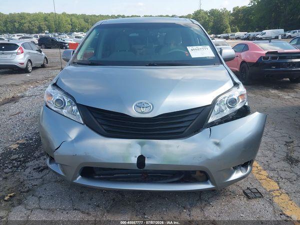 2014 TOYOTA SIENNA LE V6 8 PASSENGER