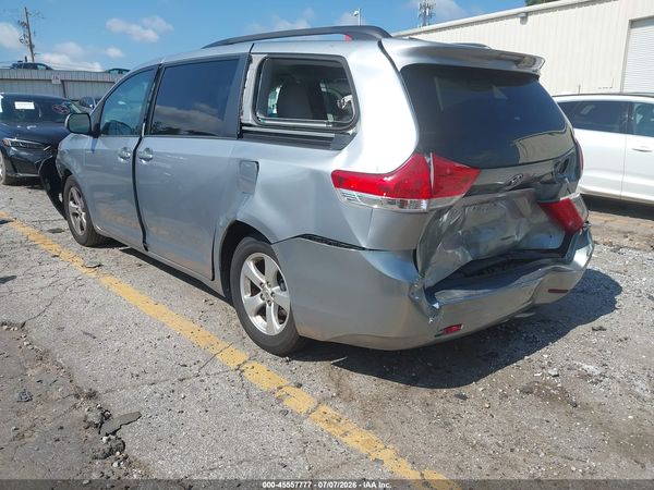 2014 TOYOTA SIENNA LE V6 8 PASSENGER