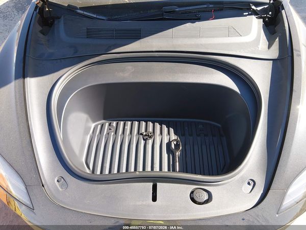 2026 TESLA MODEL 3