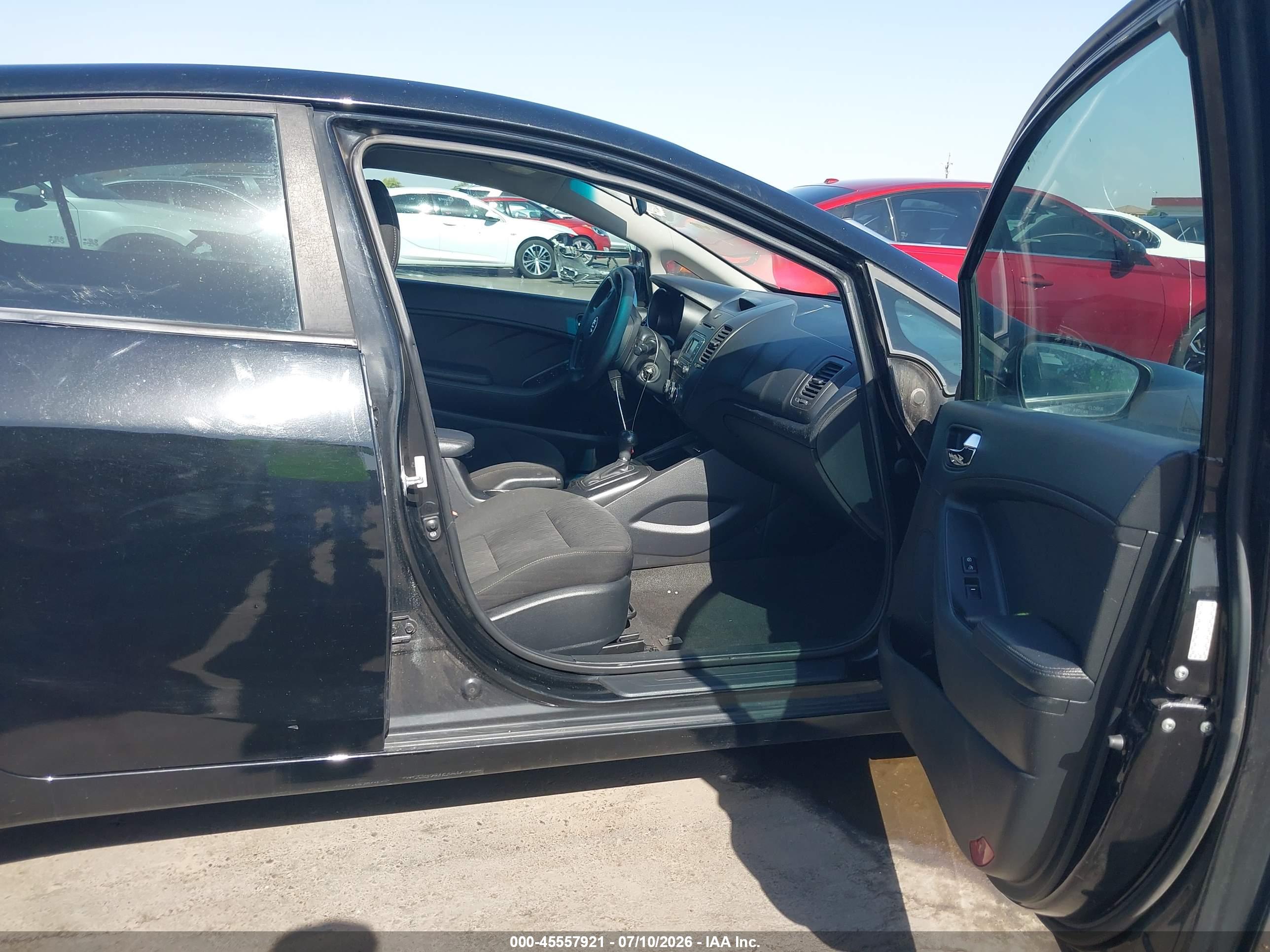 2016 KIA FORTE GL (Middle-Low Grade)