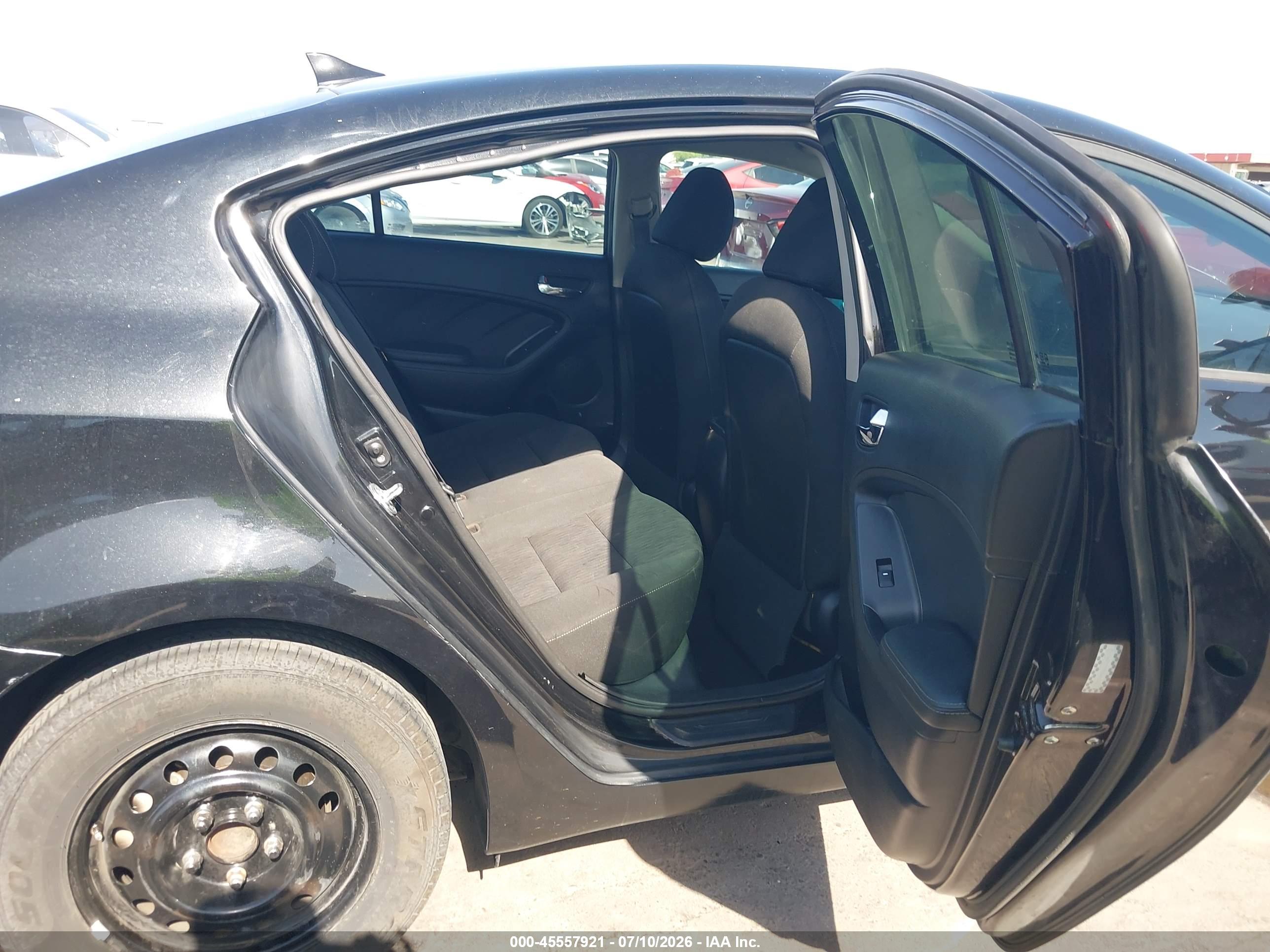 2016 KIA FORTE GL (Middle-Low Grade)