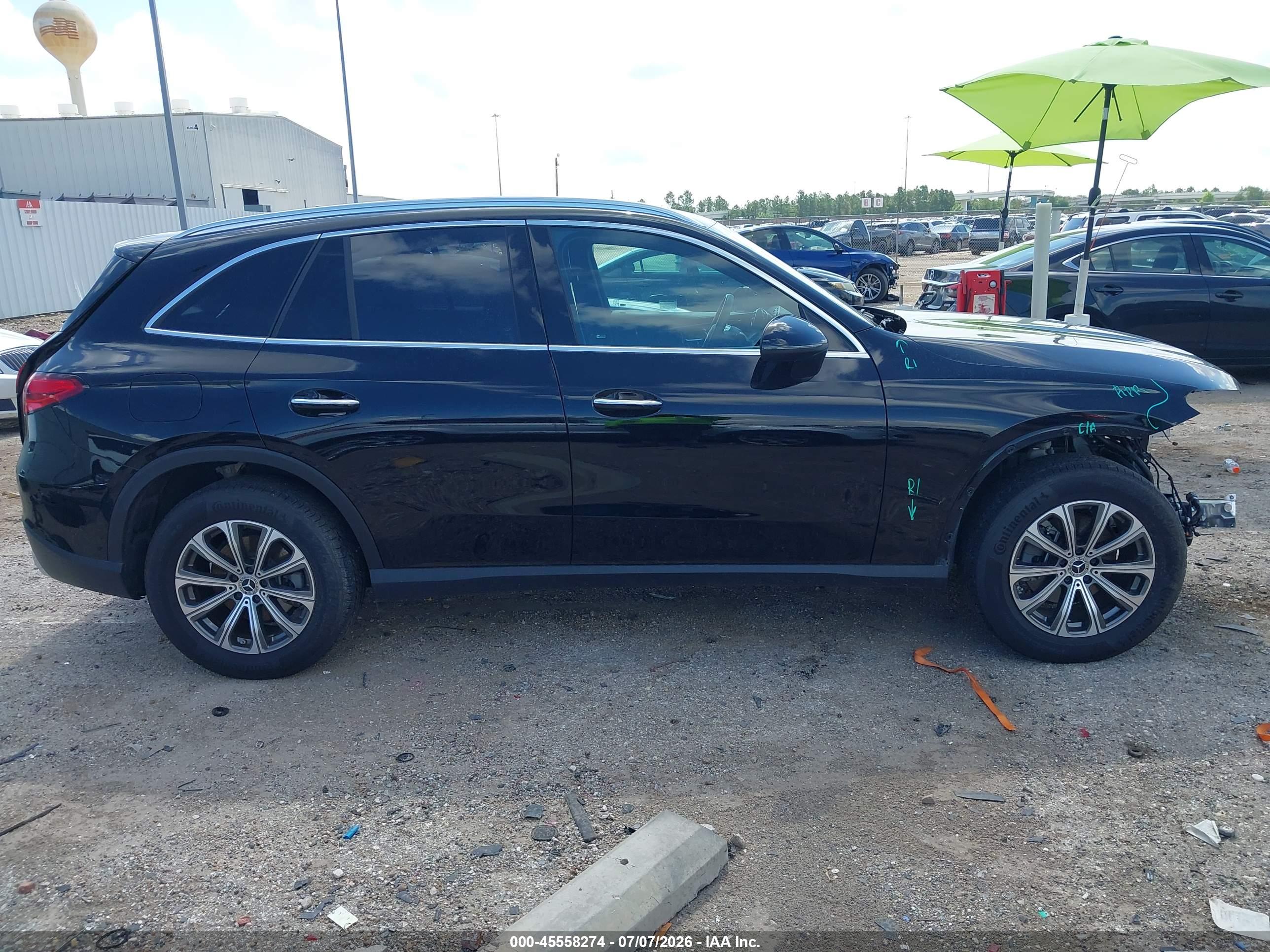 2025 MERCEDES-BENZ GLC 300 SUV