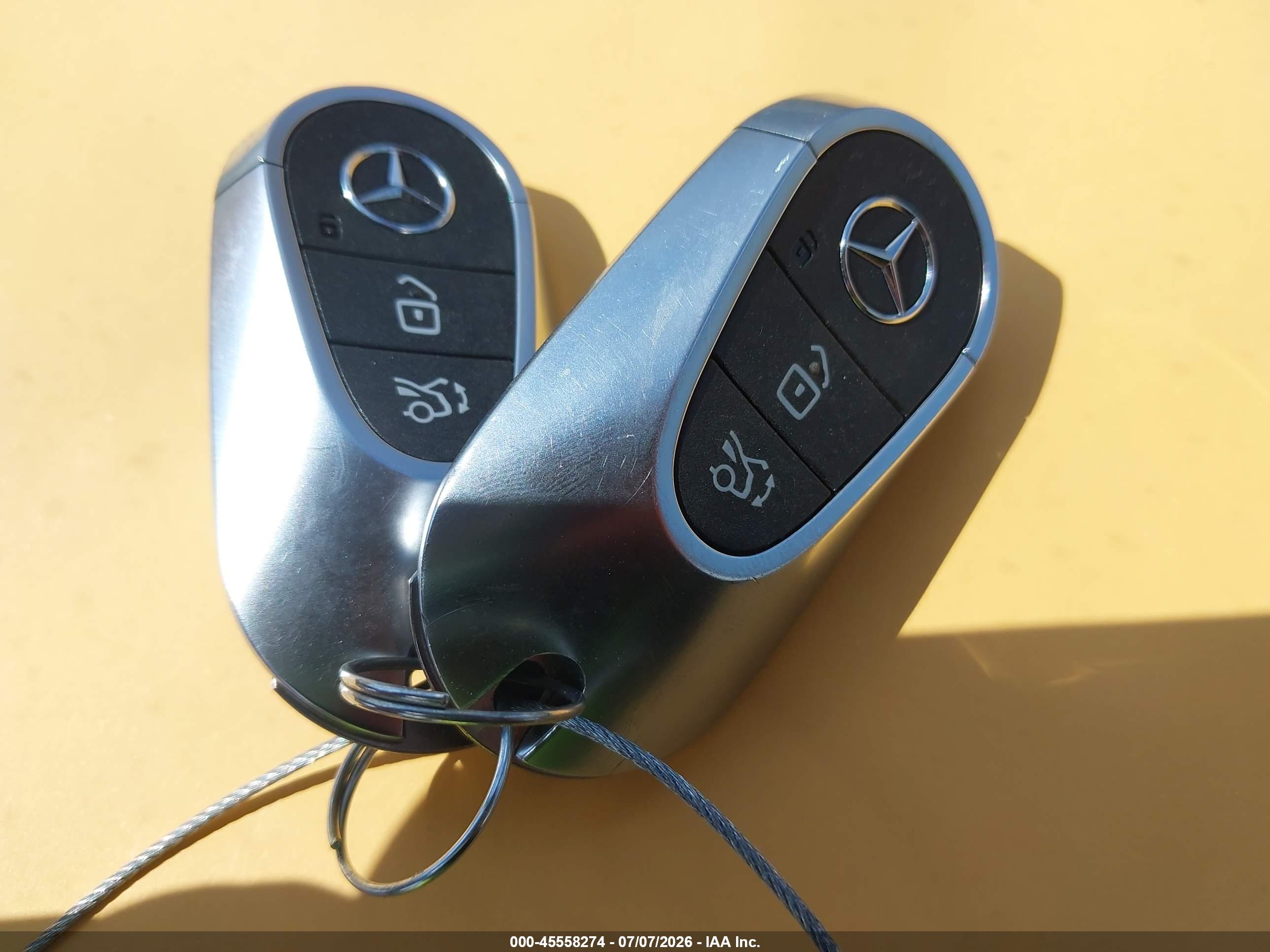 2025 MERCEDES-BENZ GLC 300 SUV