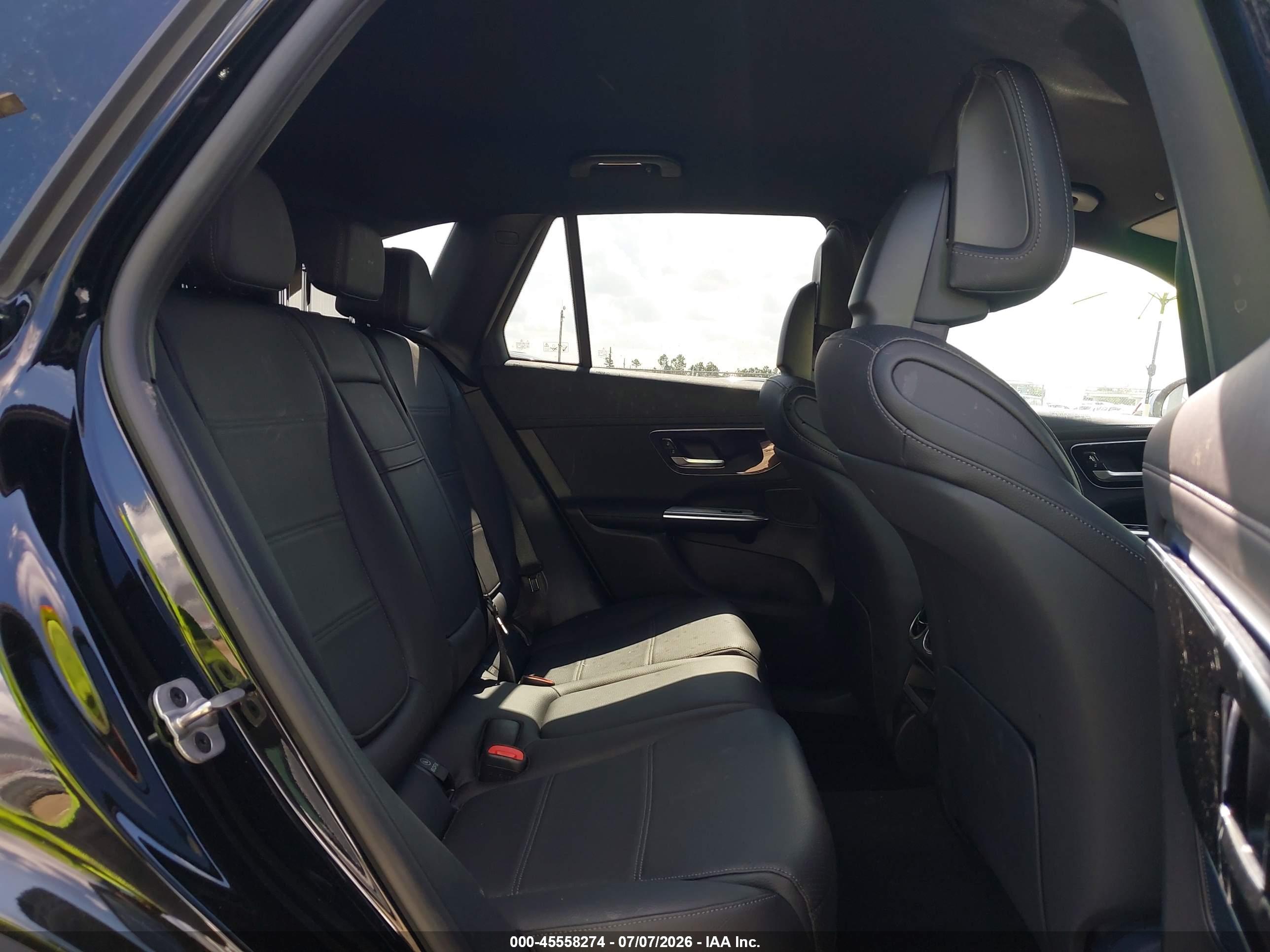 2025 MERCEDES-BENZ GLC 300 SUV