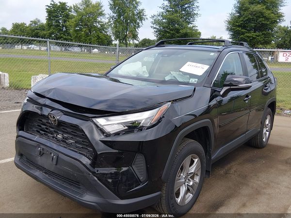2025 TOYOTA RAV4 XLE