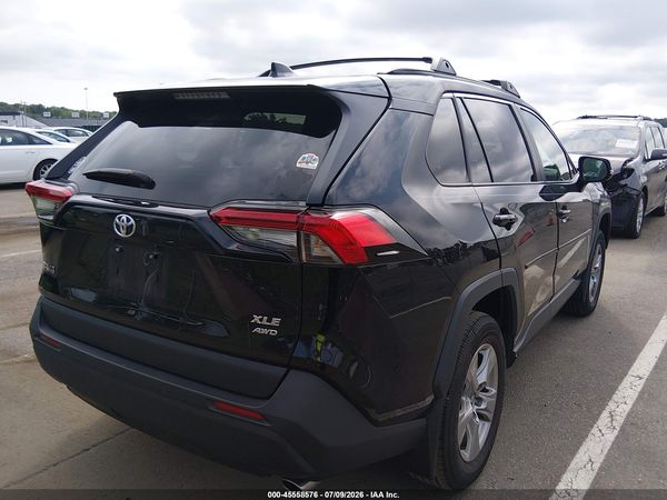 2025 TOYOTA RAV4 XLE