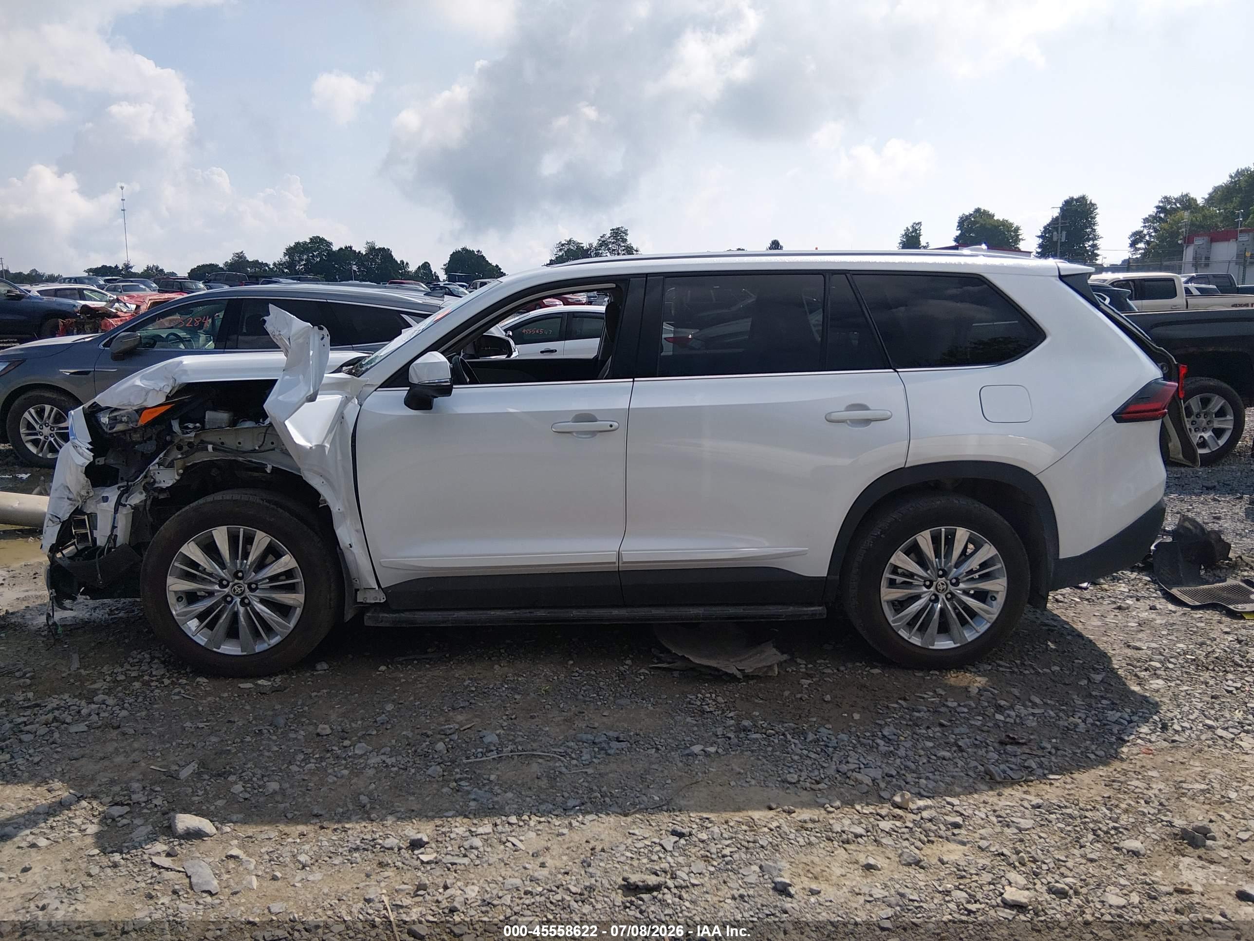 2026 TOYOTA GRAND HIGHLANDER PLATINUM