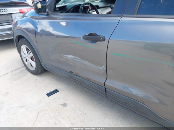 2019 NISSAN KICKS S — I6