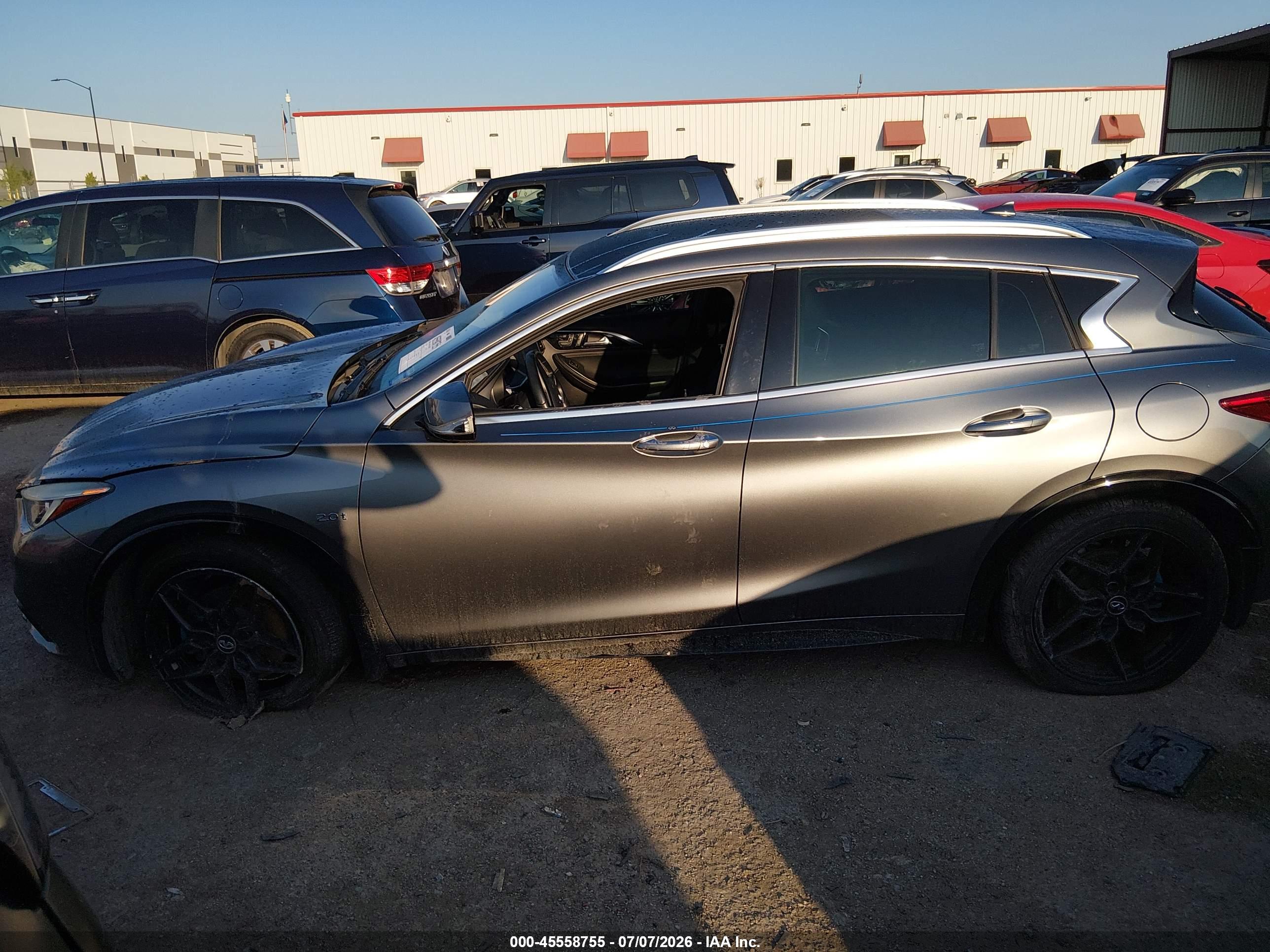2019 INFINITI QX30 LUXE