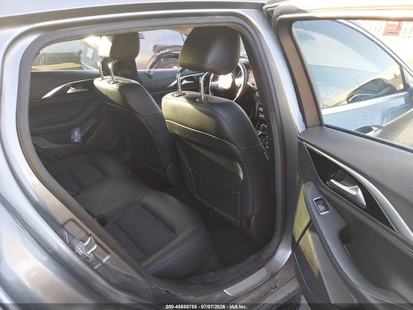 2019 INFINITI QX30 LUXE