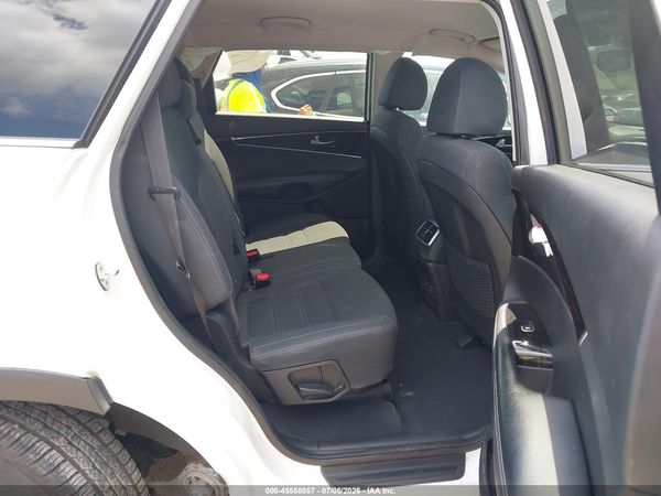 2019 KIA SORENTO 2.4L LX