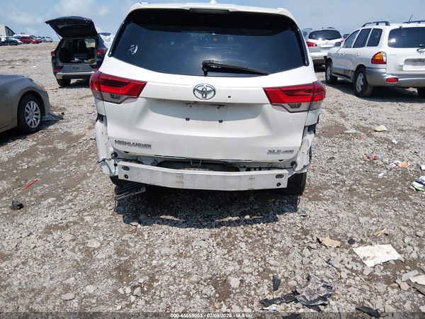 2018 TOYOTA HIGHLANDER XLE
