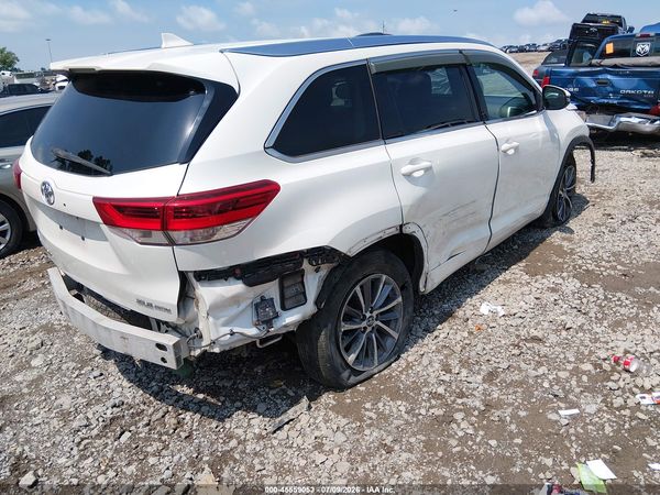 2018 TOYOTA HIGHLANDER XLE