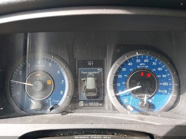 2015 TOYOTA SIENNA XLE 8 PASSENGER — I7