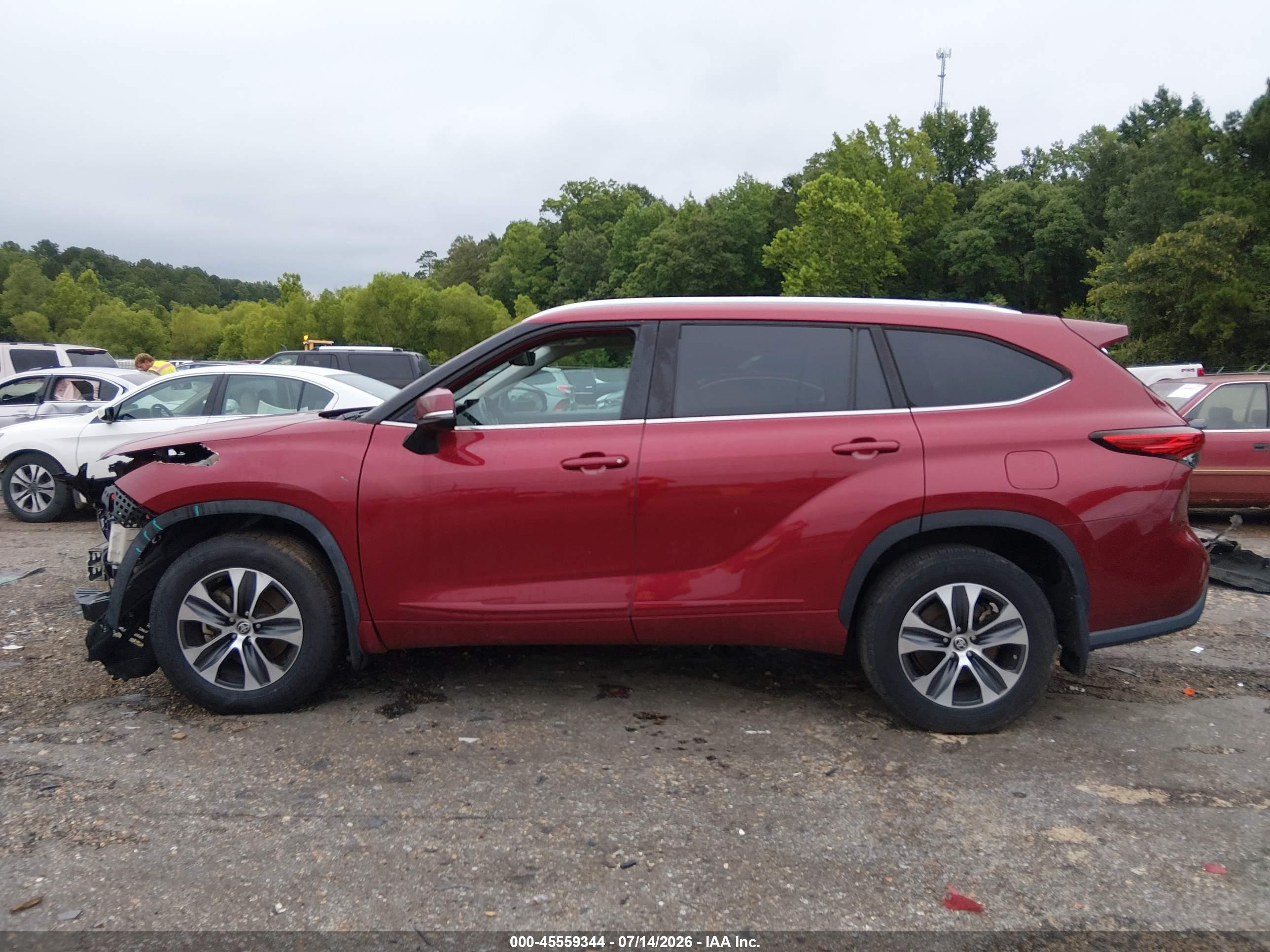 2021 TOYOTA HIGHLANDER XLE
