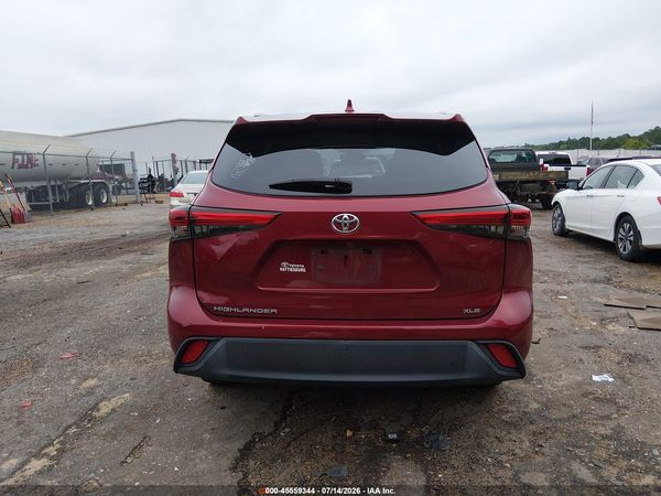 2021 TOYOTA HIGHLANDER XLE