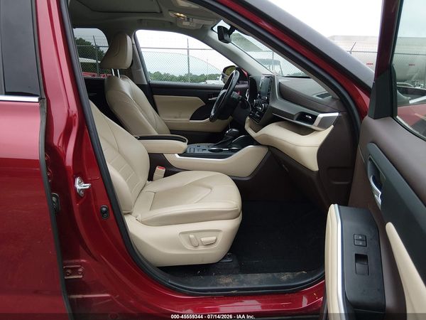2021 TOYOTA HIGHLANDER XLE