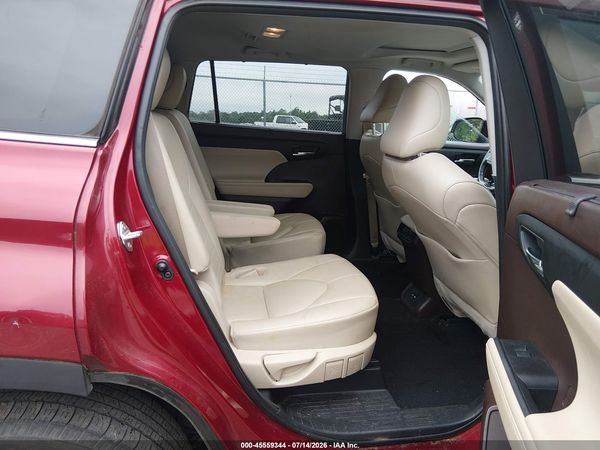 2021 TOYOTA HIGHLANDER XLE