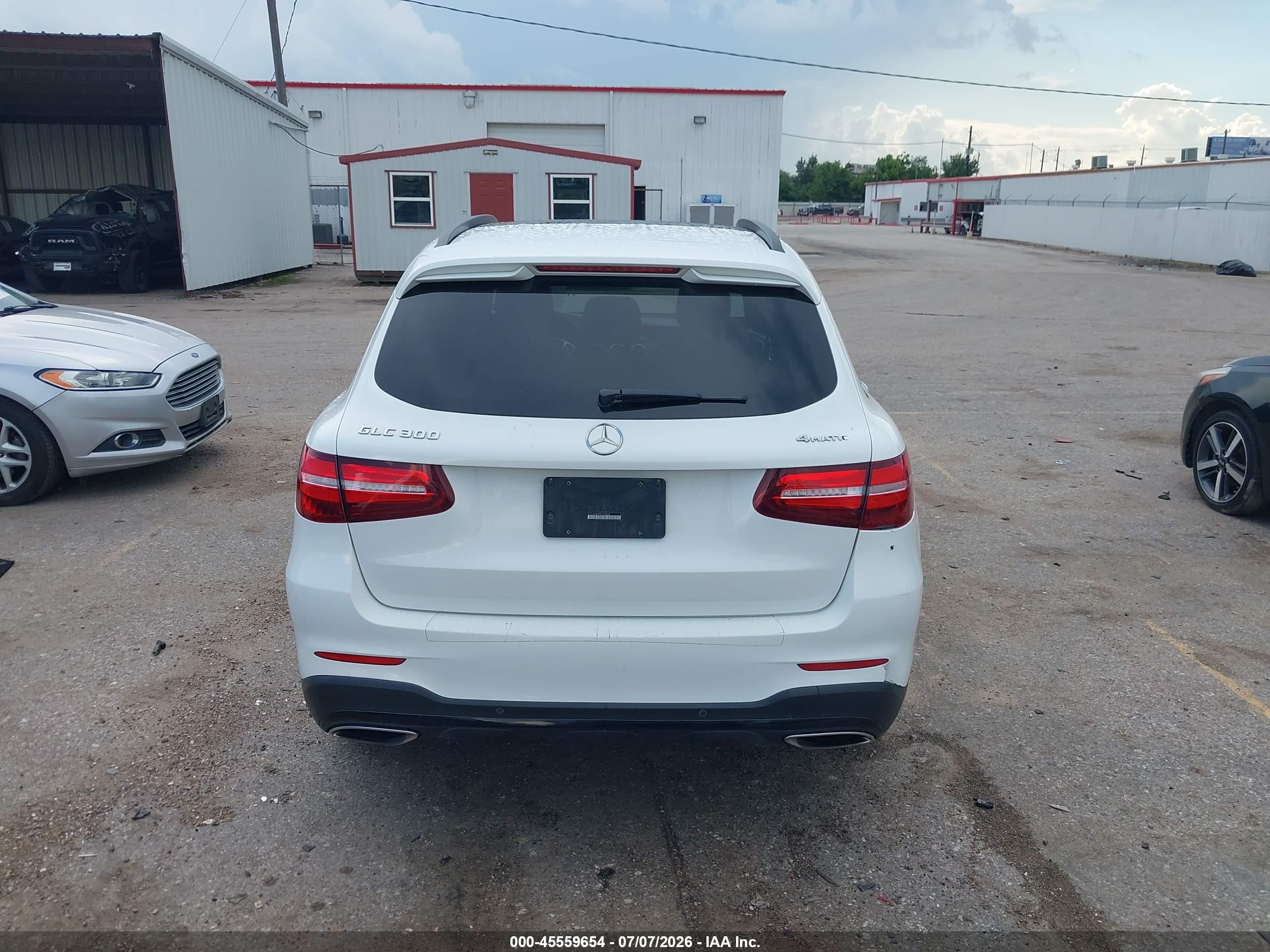 2019 MERCEDES-BENZ GLC 300 4MATIC